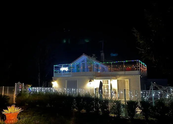 Domaine De La Renardiere - Et D'hotes A La Veuve Lodge Les Grandes-Loges