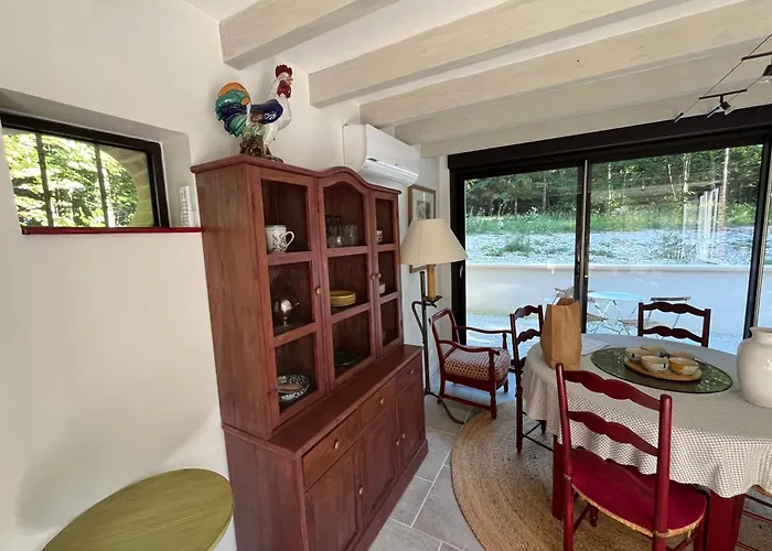 Domaine De La Renardiere - Et D'hotes A La Veuve Lodge *